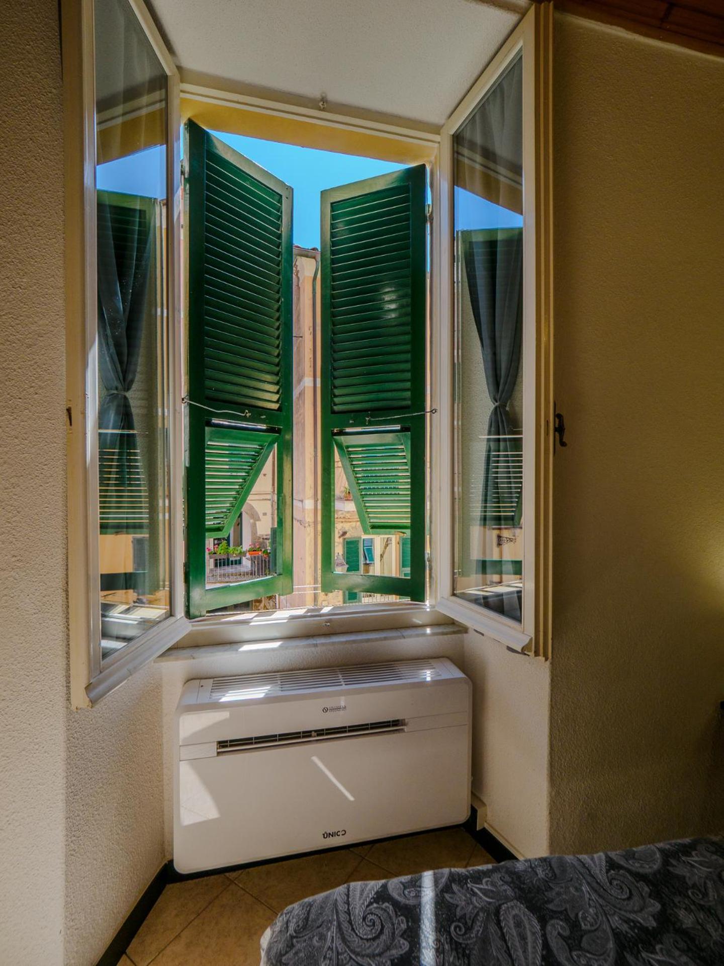 Macaia Room #1 With Ac Вернаца Екстериор снимка